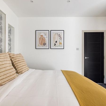 런던 The Battersea Secret - Trendy 3Bdr Flat With Patio 아파트 외부 사진