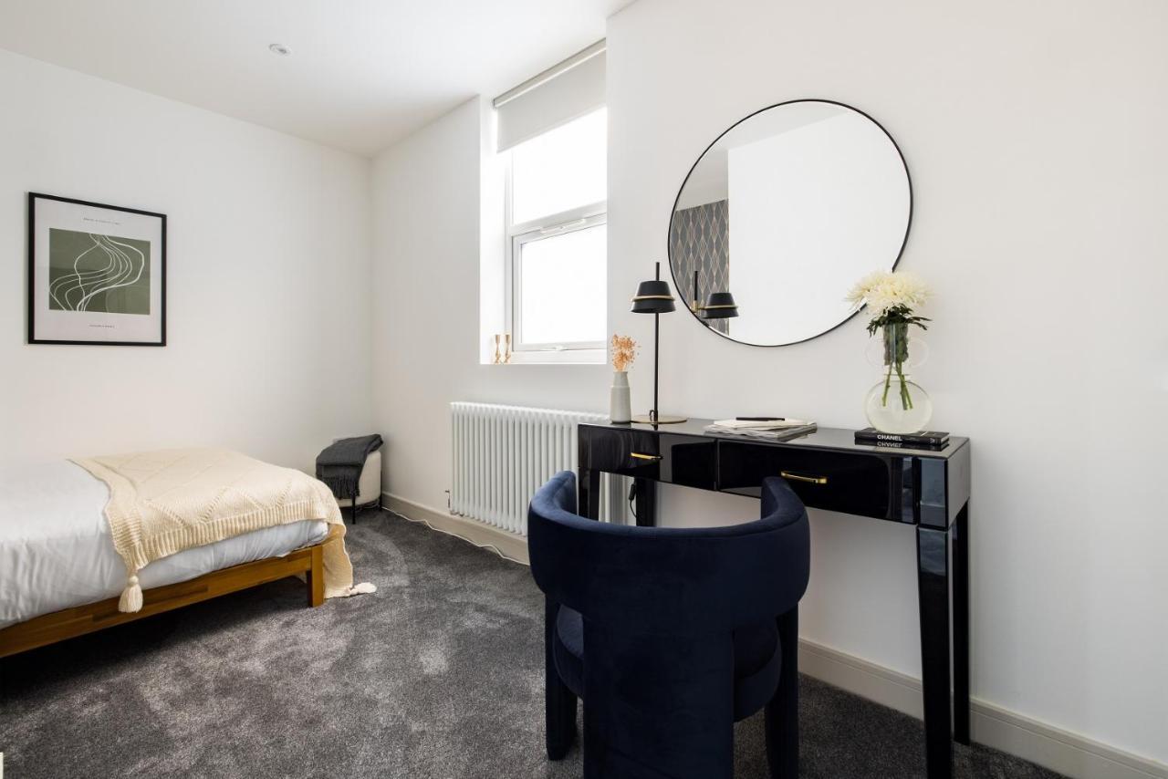 런던 The Battersea Secret - Trendy 3Bdr Flat With Patio 아파트 외부 사진