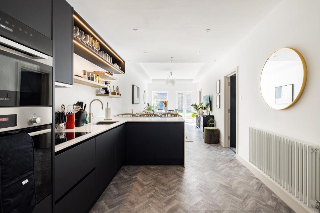런던 The Battersea Secret - Trendy 3Bdr Flat With Patio 아파트 외부 사진